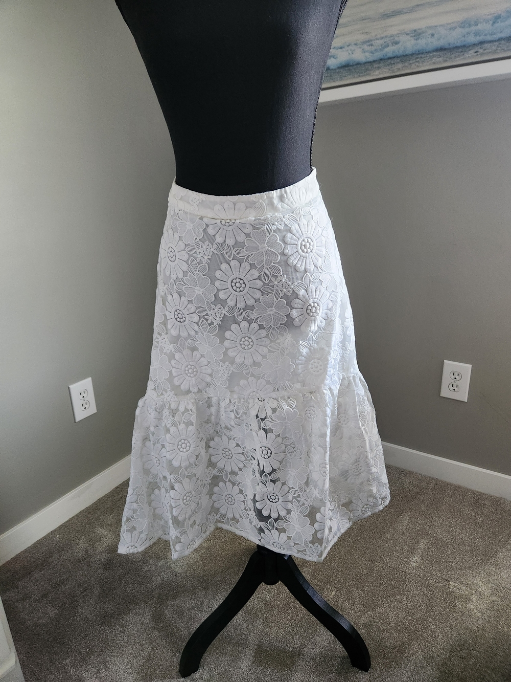 Cynthia Rowley Tiered White Ruffle Laced A-Line Midi Skirt. Size 4. NWT